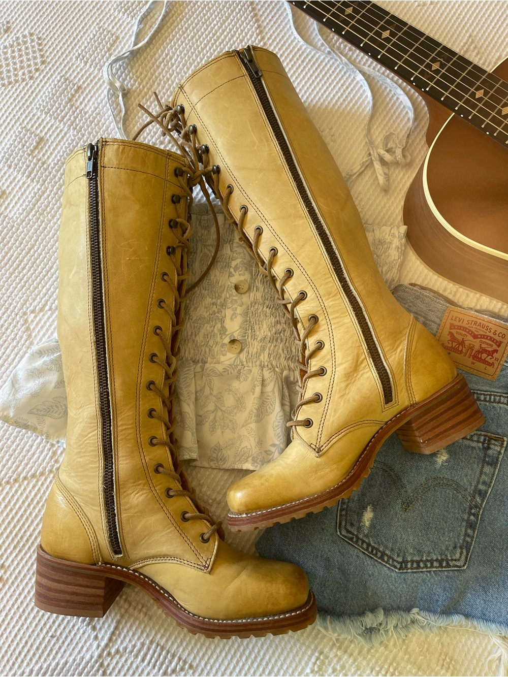 FRYE | Lace Up Banana Campus Boots - Picture 7 of 8